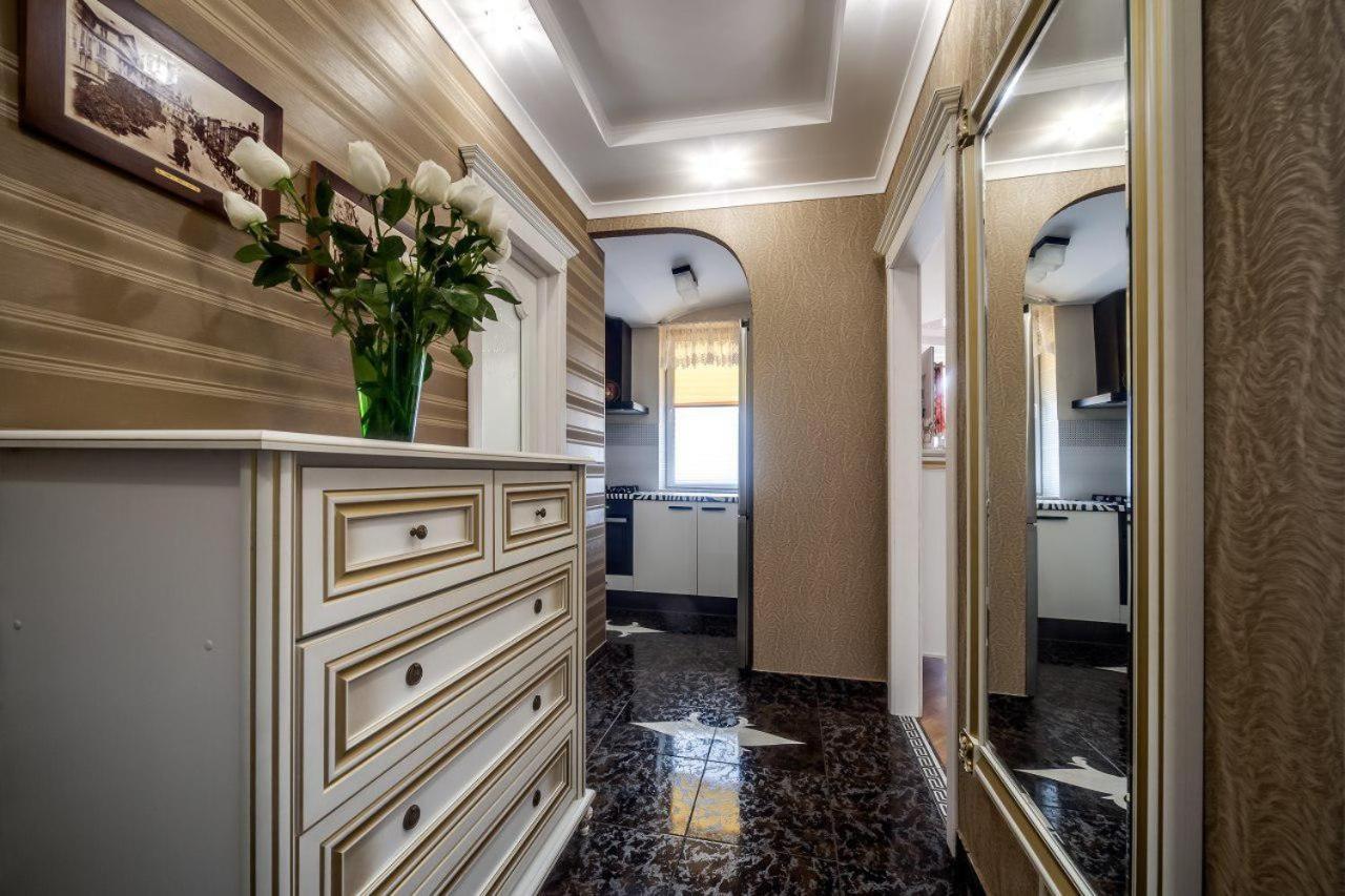 Apartamenty On Kryvonosa Lviv Exterior photo