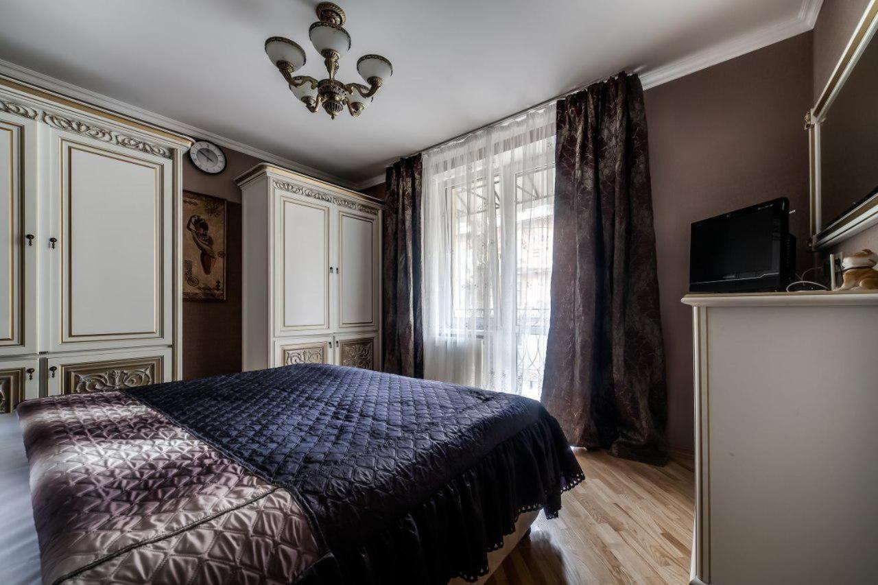Apartamenty On Kryvonosa Lviv Exterior photo